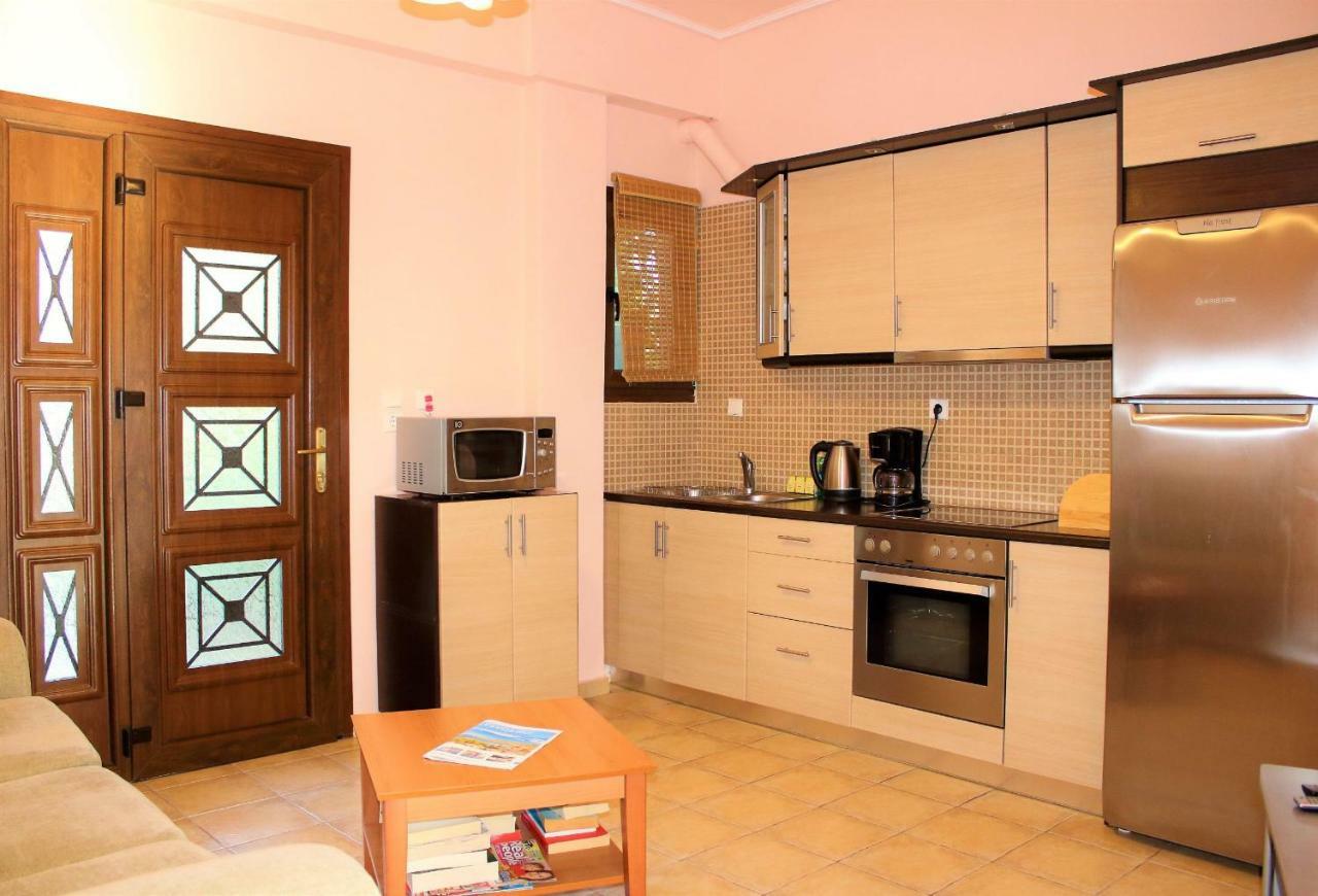 מית'ימנה Nadia Apartments מראה חיצוני תמונה