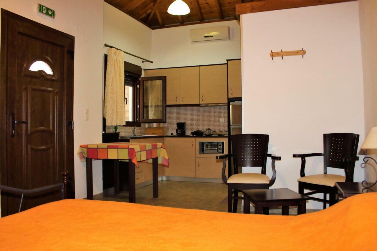 מית'ימנה Nadia Apartments מראה חיצוני תמונה
